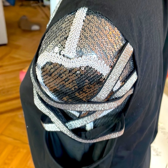 Skull Embellished Long Sleeve - Picture 7 of 13